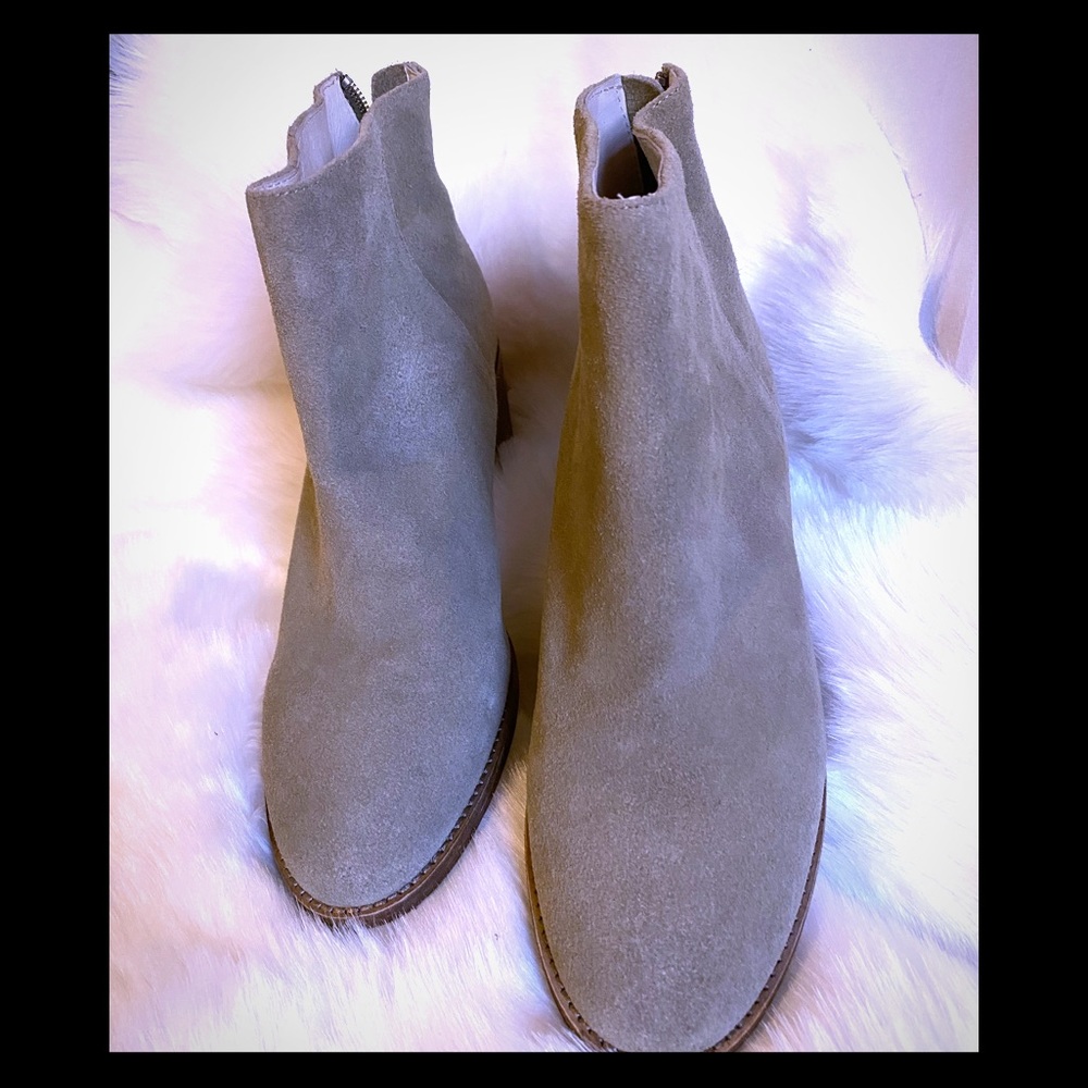 Calypso Matt bernson taupe booties 10